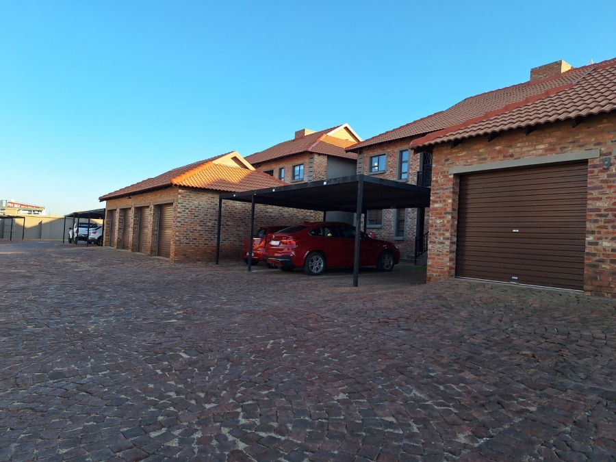 2 Bedroom Property for Sale in Tuscany Ridge North West